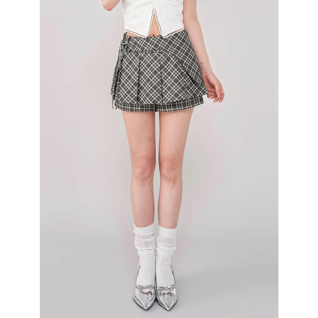 新品タグ付き ダーリッチ チェックスカートライクショートパンツ S グレー