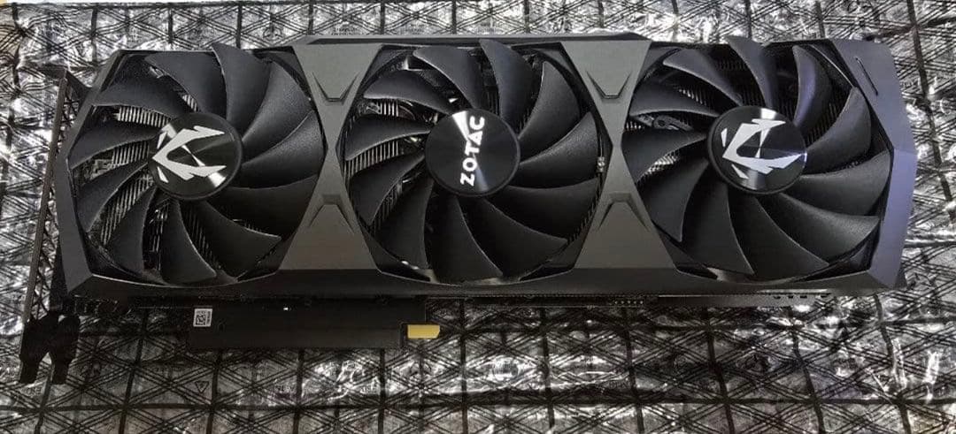 ZOTAC GeForce RTX 3080 LHR 動作確認済み