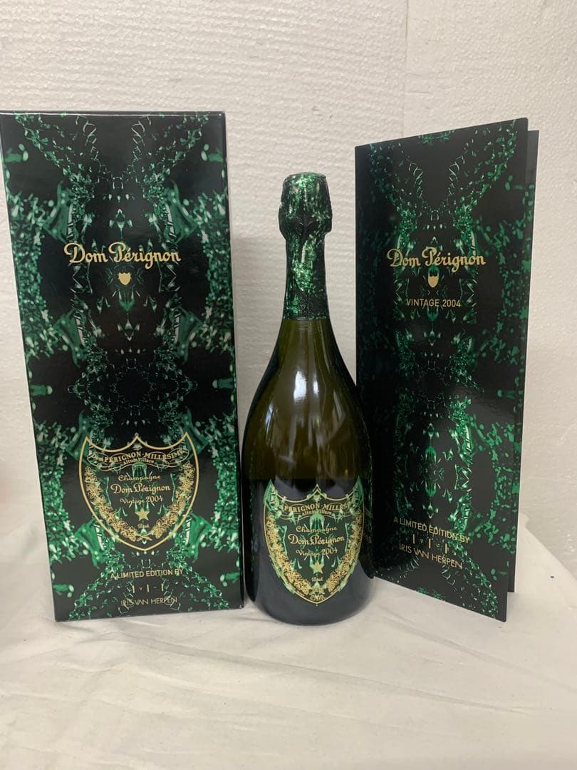 【限定品】ドンペリニヨン　リミテッドエディション　イリスヴァンヘルペン2004