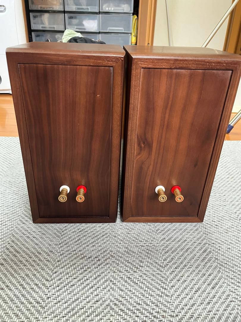 自作スピーカー　② ウォールナット無垢エンクロージャー