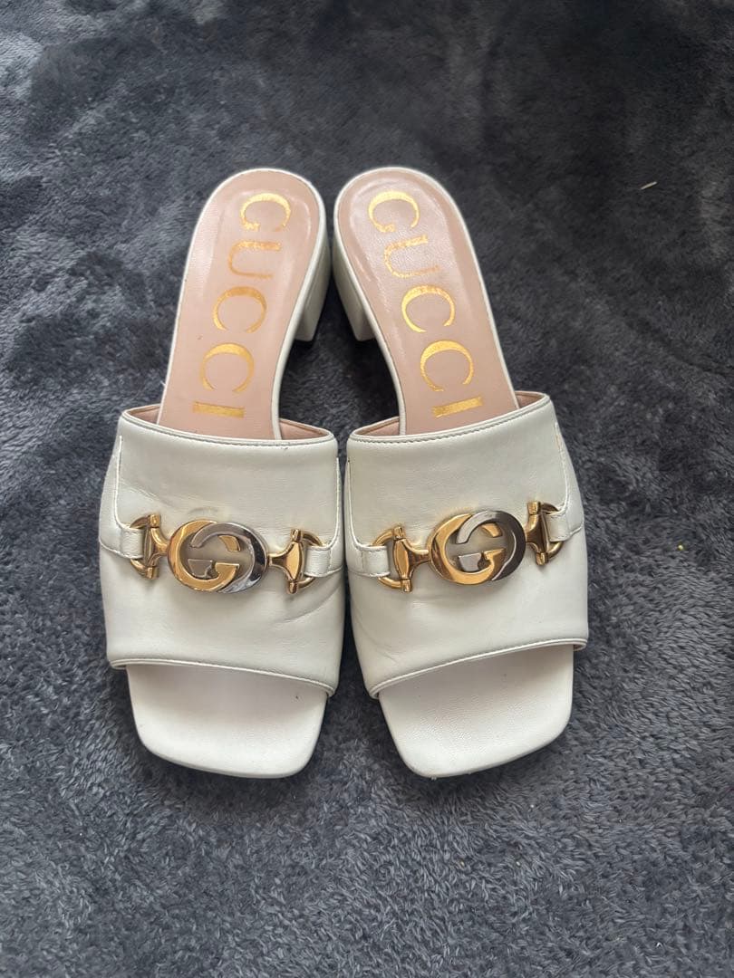 GUCCI ホワイトレザー スライドミュール