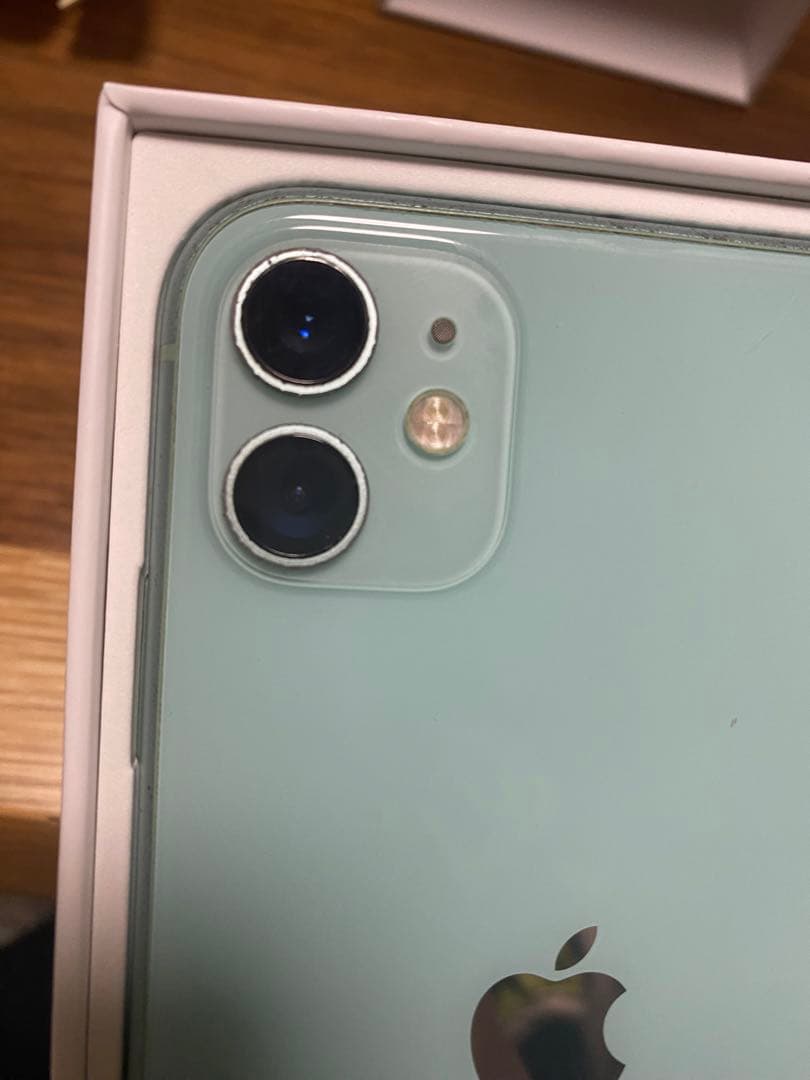 iPhone 11 グリーン 128 GB SIMフリー 本体 画面割