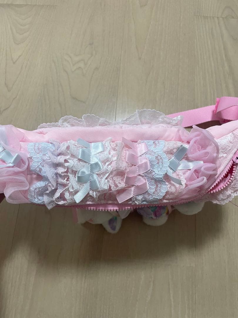 グニフニ♡80s vintegeフラワーbunnyボディバッグ