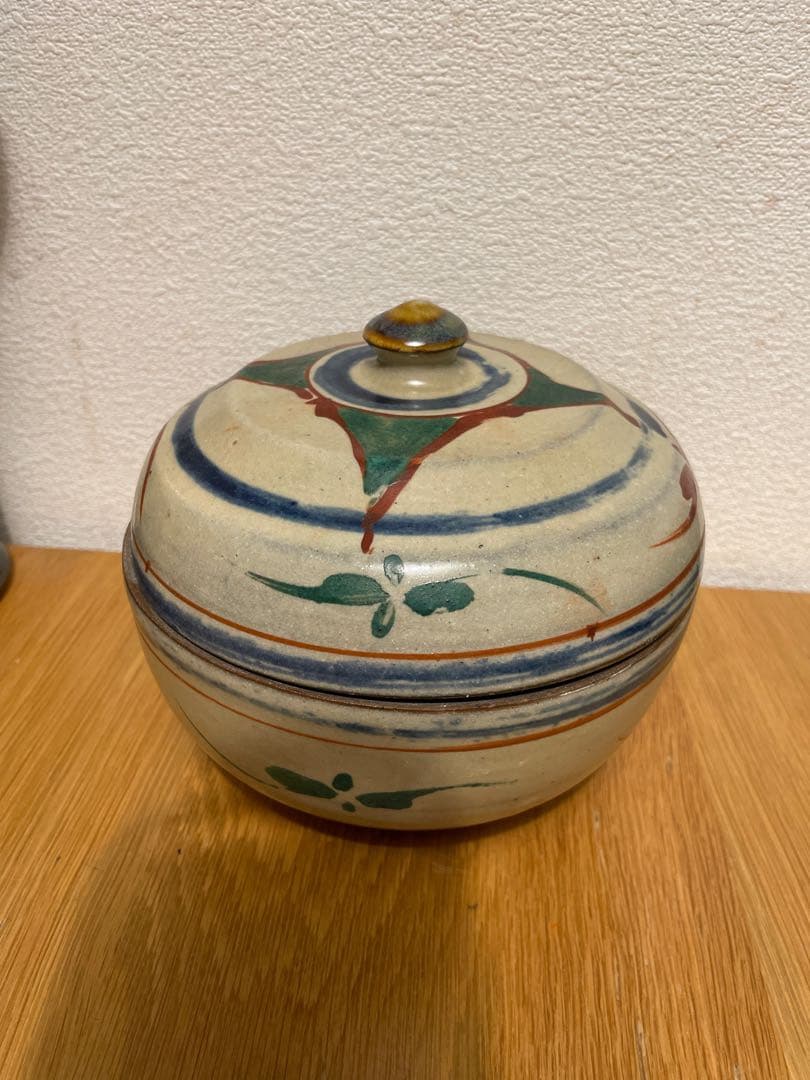 壺屋焼　やちむん　赤絵　タラフー　蓋物　浜田庄司　金城次郎　民藝