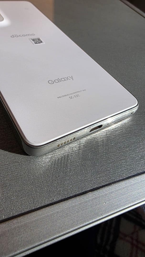 【美品】Galaxy スマートフォン docomo ホワイト　SC-53C