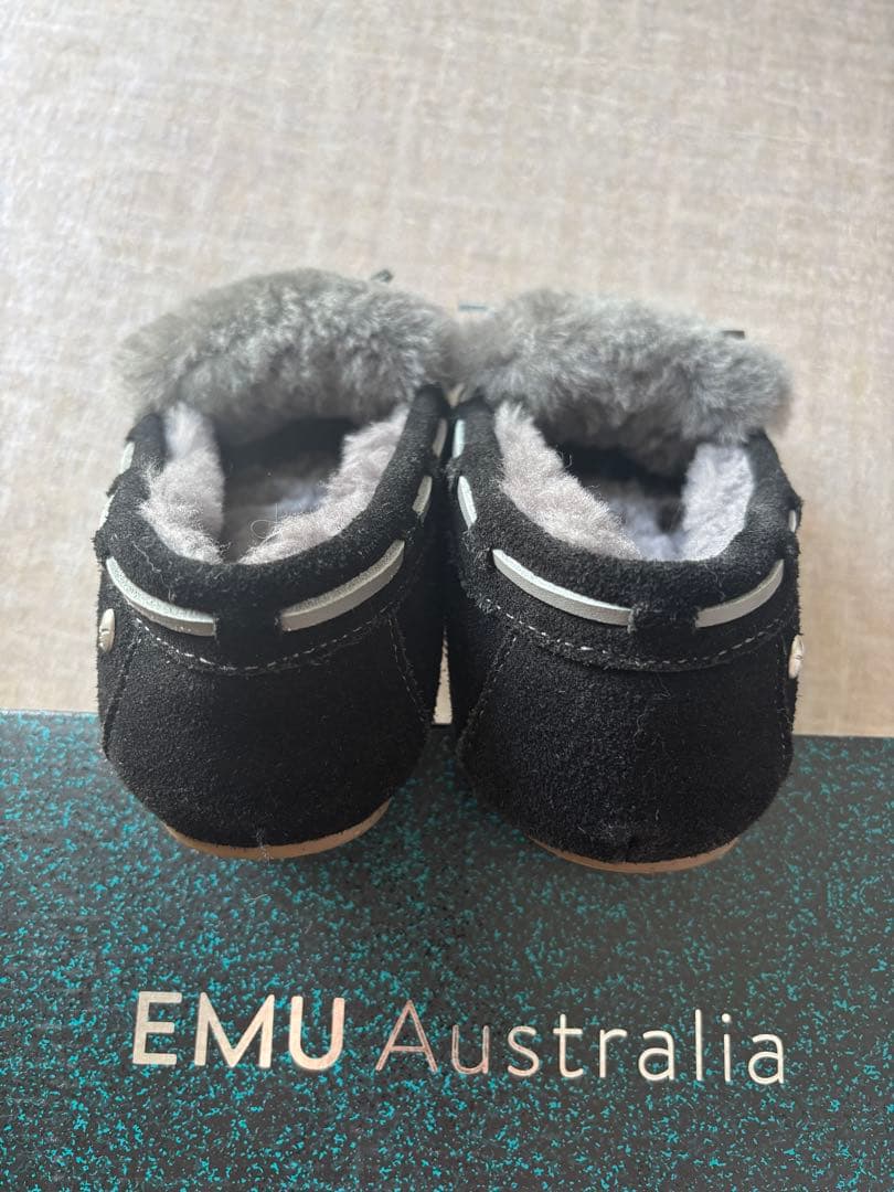 W7サイズ／EMU Amity Cuff モカシン　ブラック