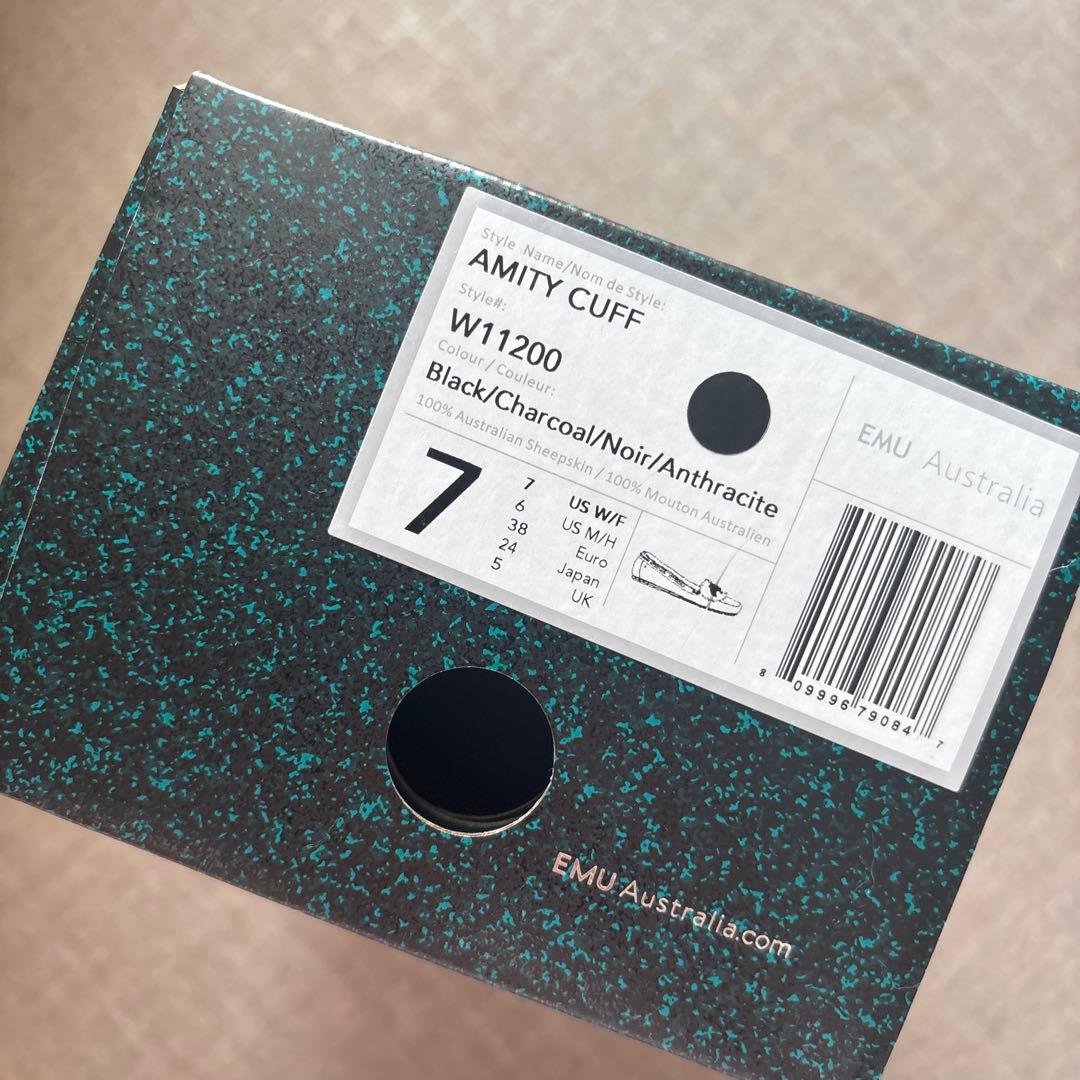 W7サイズ／EMU Amity Cuff モカシン　ブラック