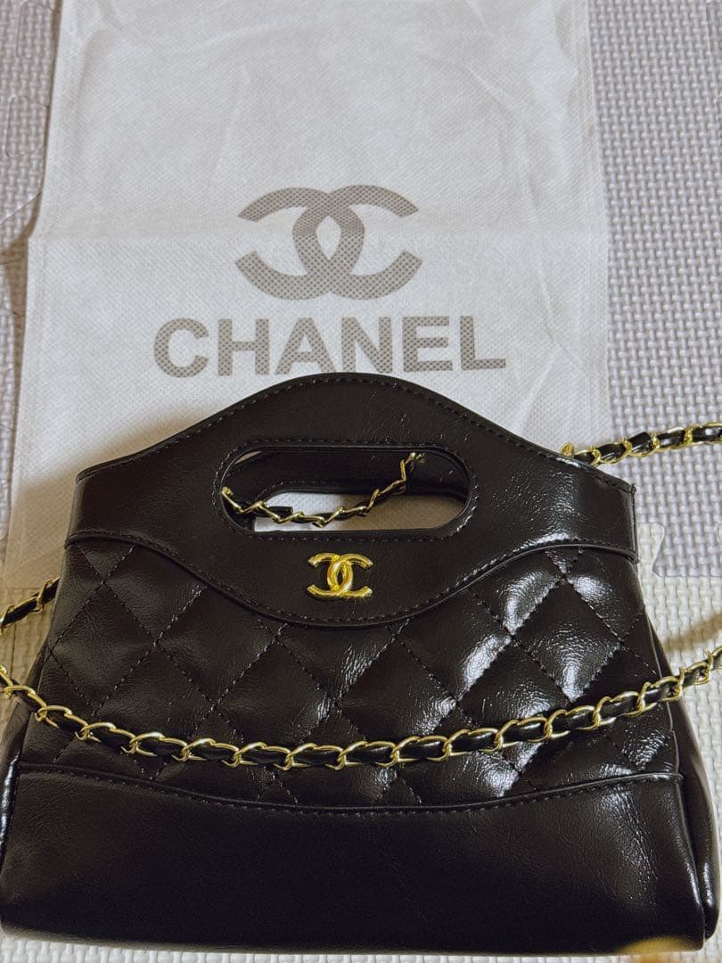 CHANEL 新品ノベルティ　 ショルダーバッグ　ゴールドチェーン　ブラック
