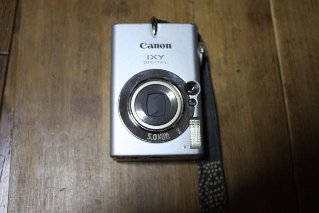 CANON IXY 5.0 デジタルカメラ　メガピクセル　シルバー　動作品　美品