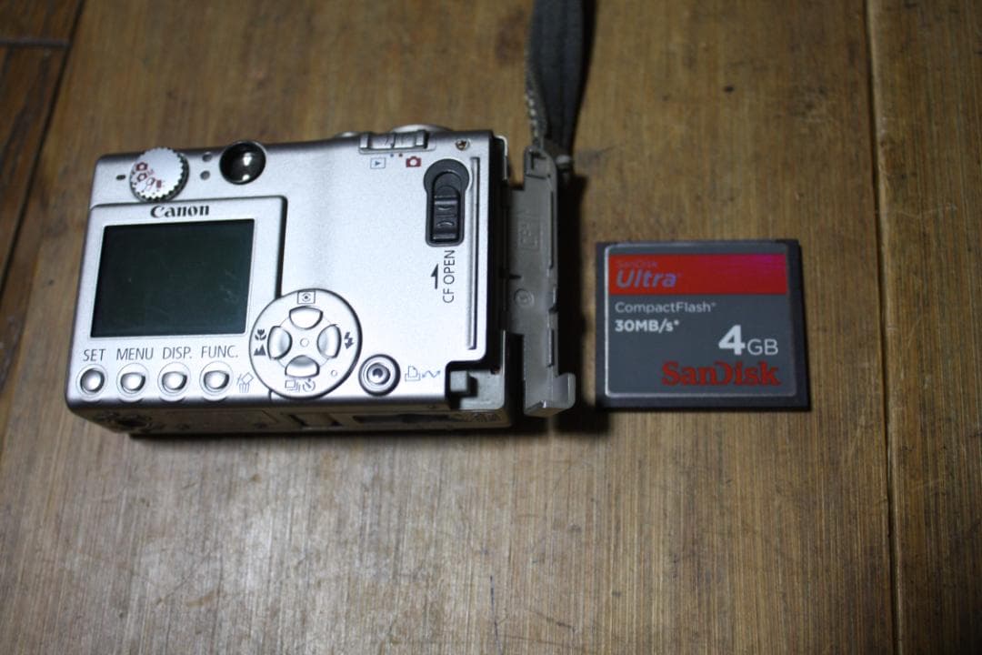 CANON IXY 5.0 デジタルカメラ　メガピクセル　シルバー　動作品　美品