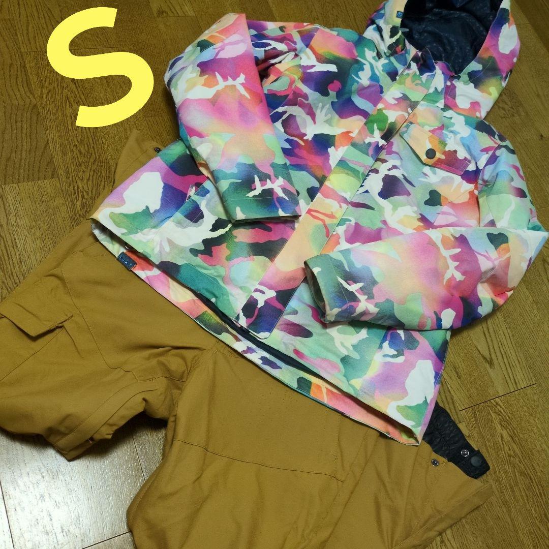【美品】ROXY　スノボウェア　上下セット　Ｓ　総柄　　　キャメルブラウン