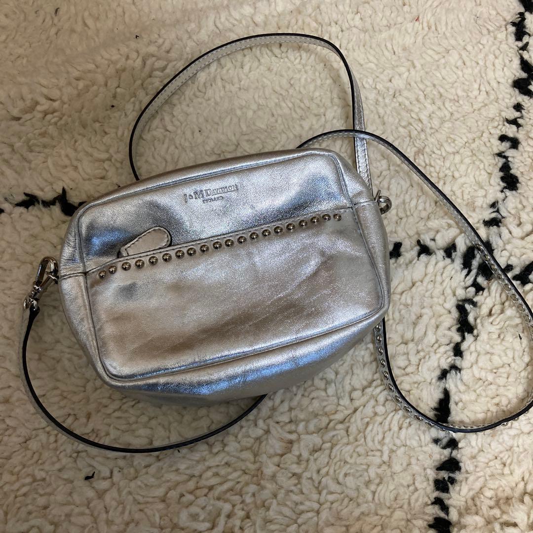 シルバー スタッズ付き ショルダーバッグ