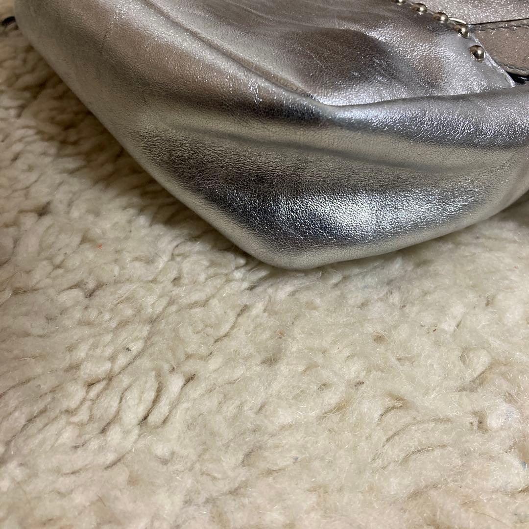 シルバー スタッズ付き ショルダーバッグ