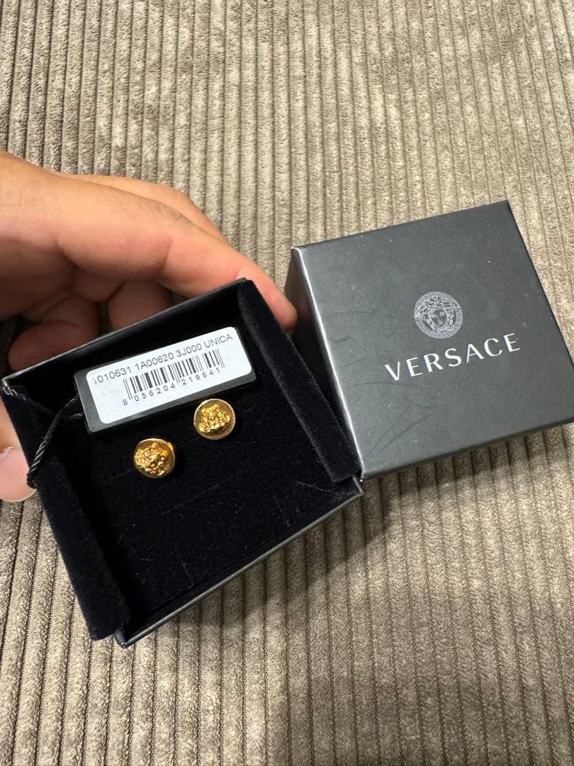 国内正規品Versace メダリオンピアス