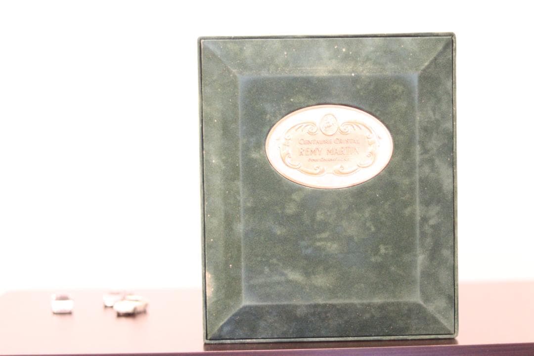 １９８４年　Rémy Martin コニャック 750ml ギフトボックス付き