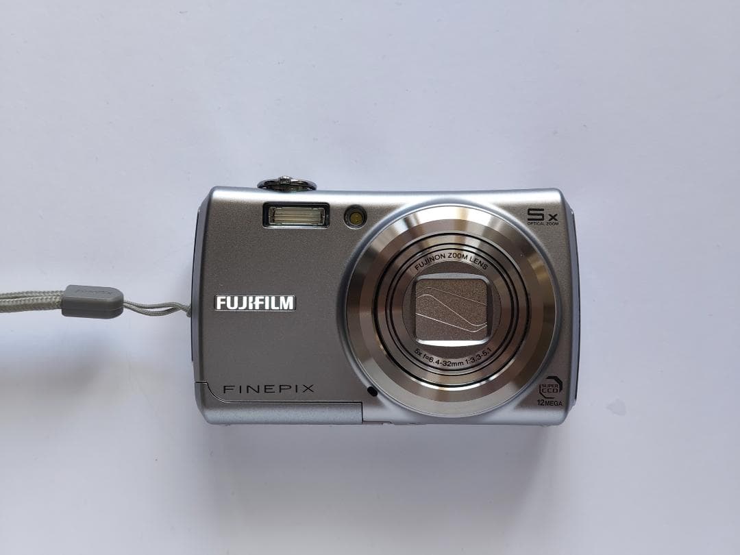 デジタルカメラ FUJIFILM FinePix F100fd