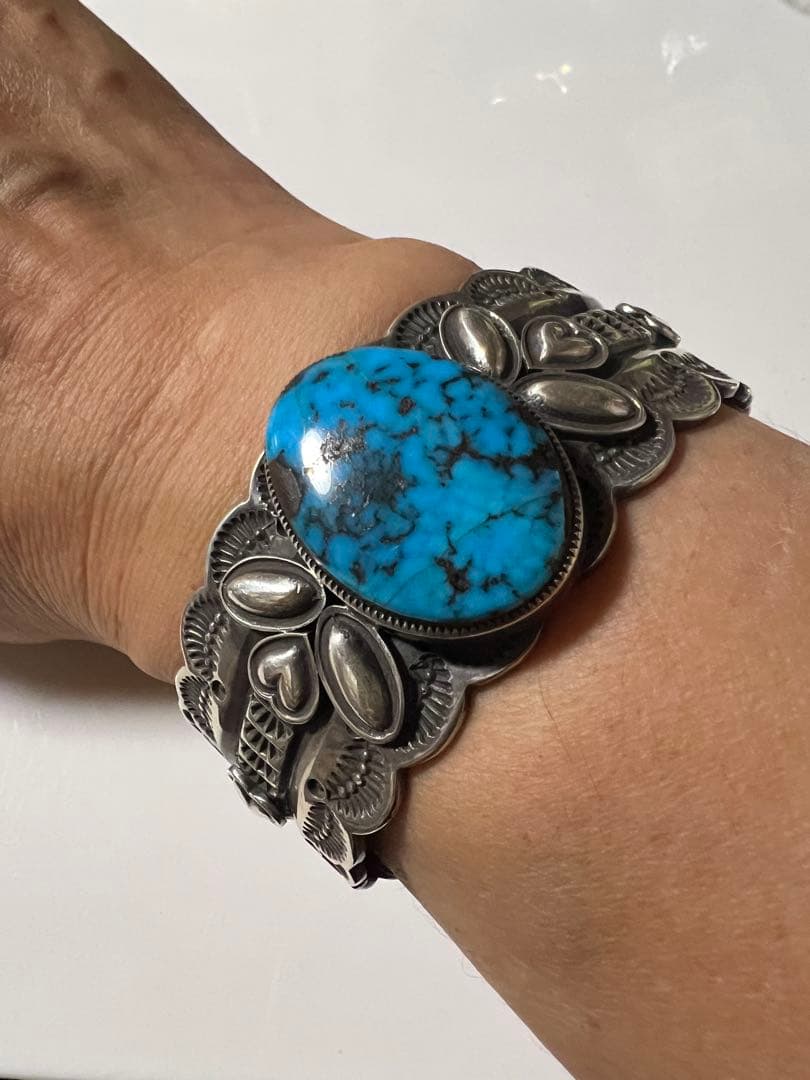 デルバートゴードン Delbert Gordonインディアンジュエリー ナバホ族