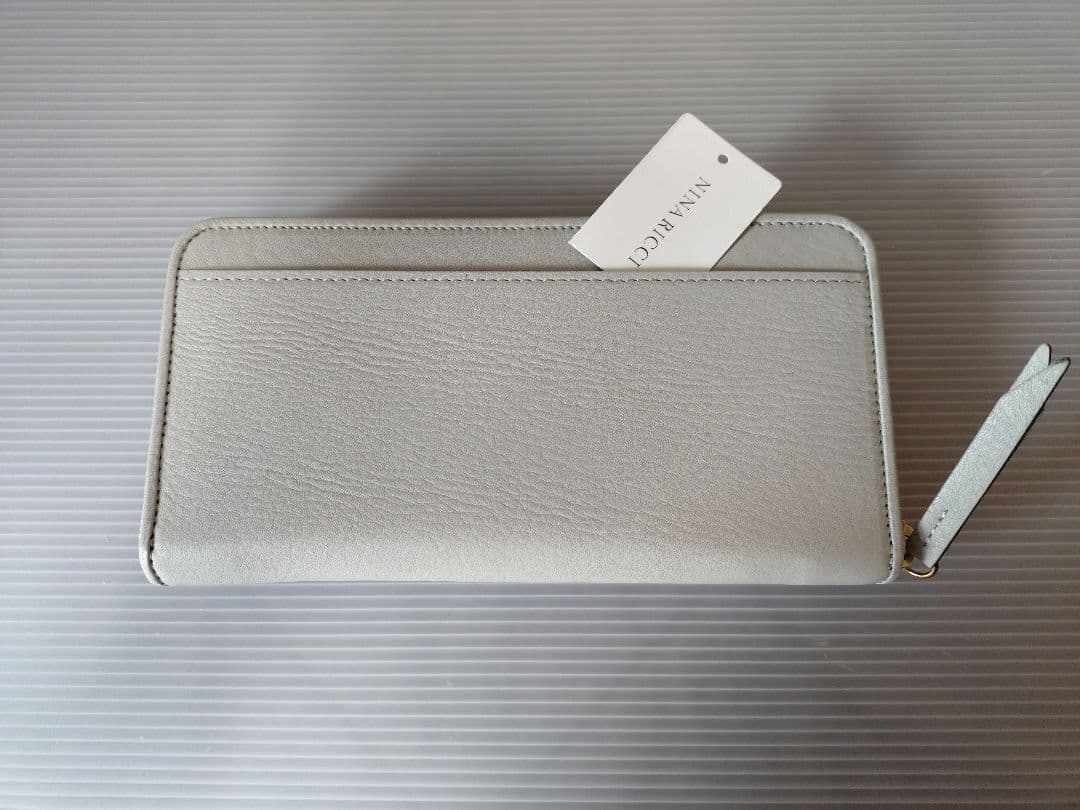 ニナリッチ☆ラウンドファスナー長財布☆ライトグレー