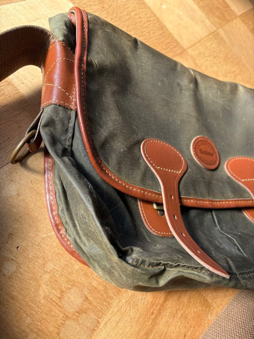 baraour バブアー ショルダーバッグオイルド 釣り メッセンジャーバック