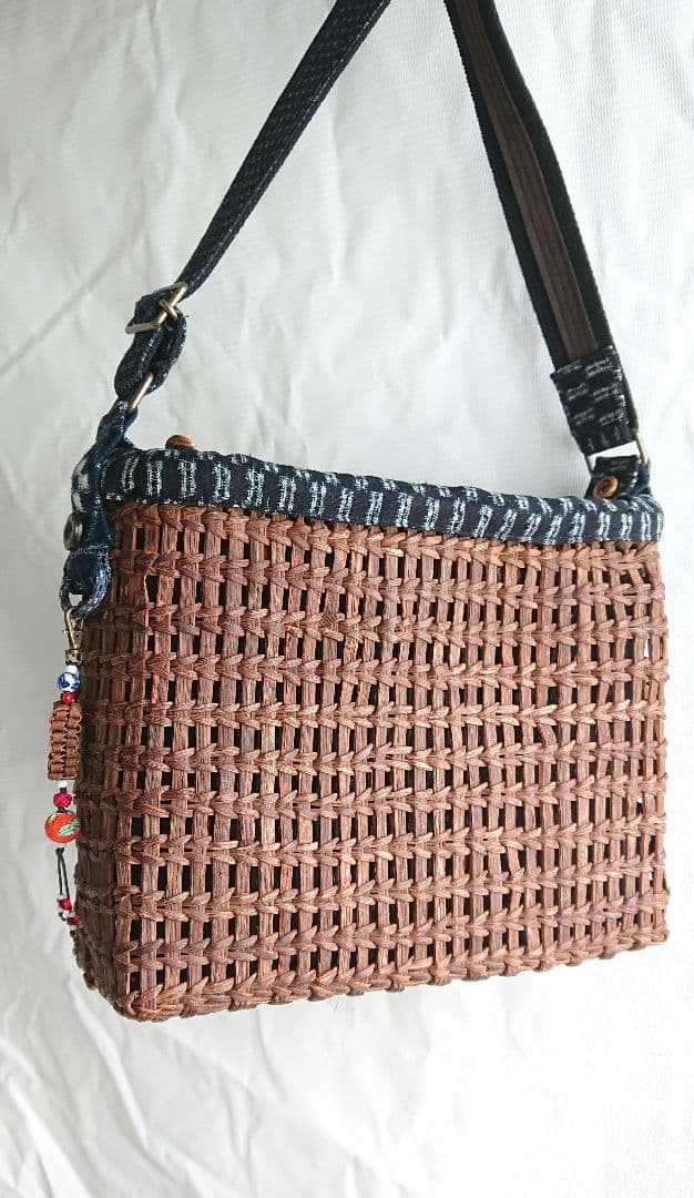 山葡萄蔓ショルダーバッグ・斜め掛けbag