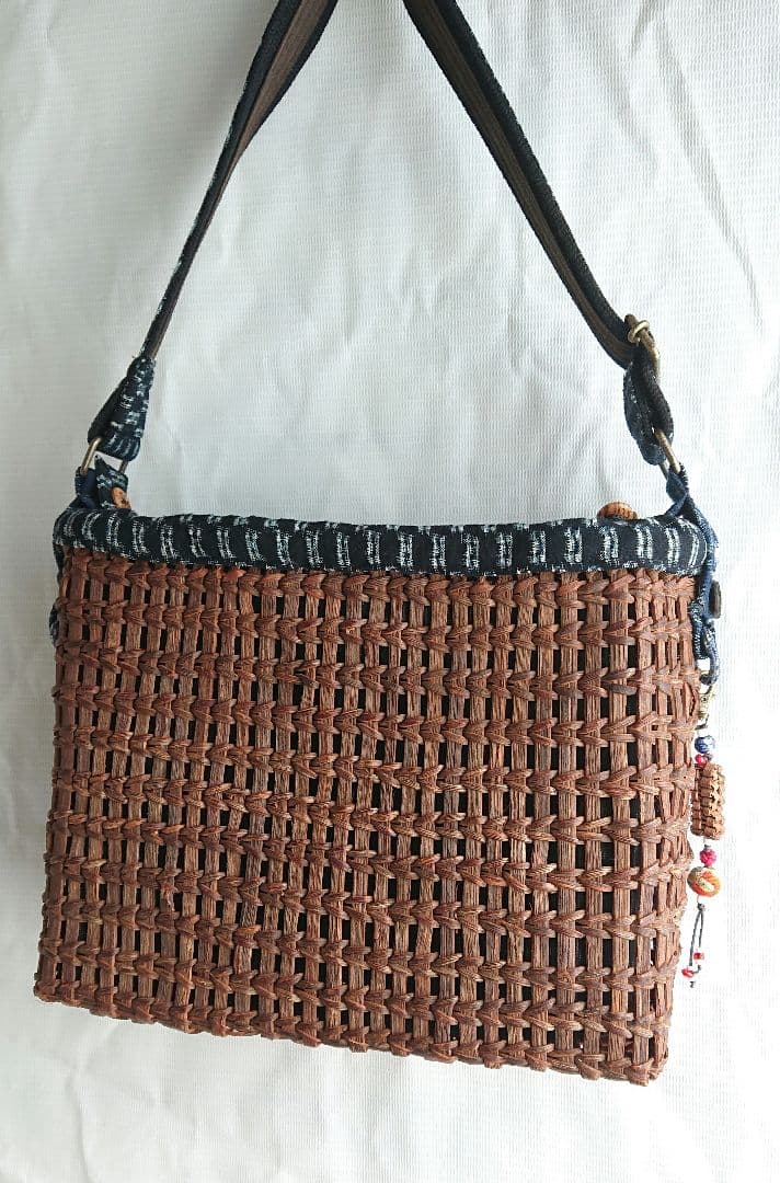 山葡萄蔓ショルダーバッグ・斜め掛けbag