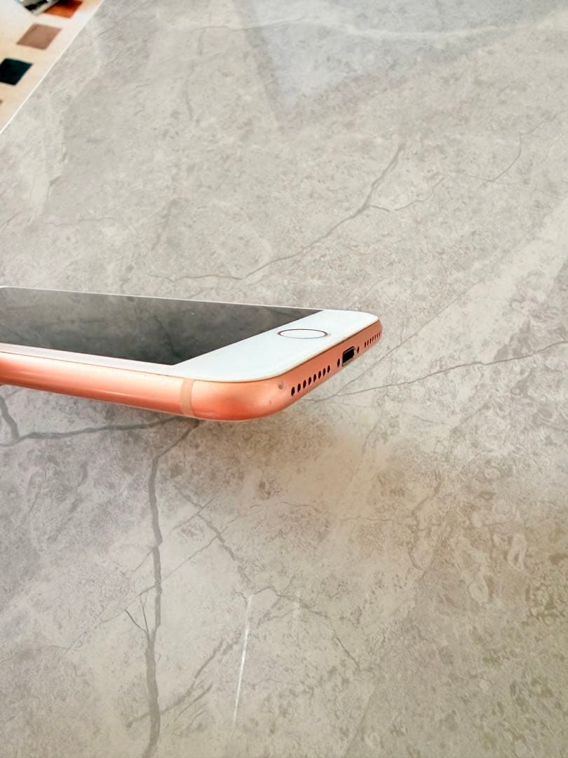 美品　iPhone8Plus 〈本体〉　64G