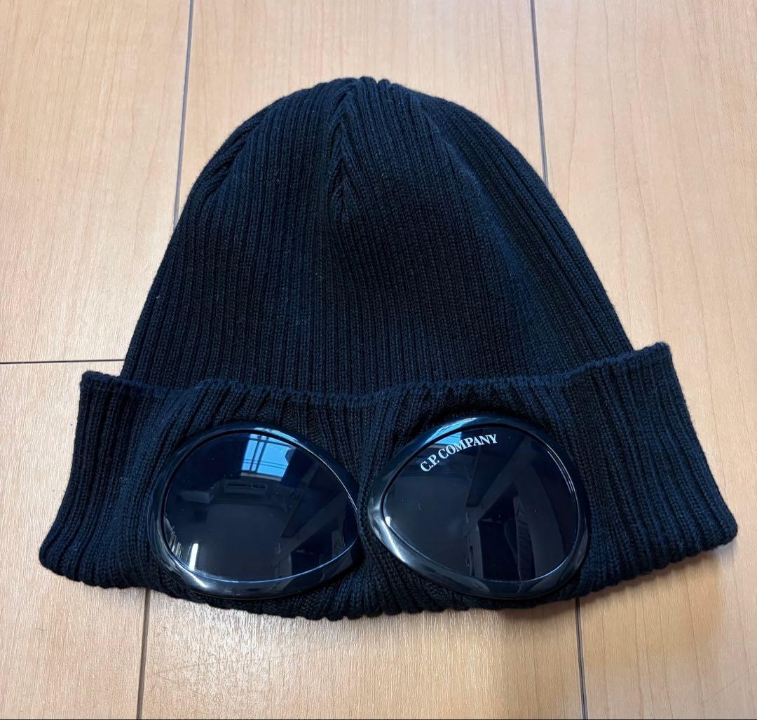 C.P. COMPANY サングラス付きニット帽　cpcompany
