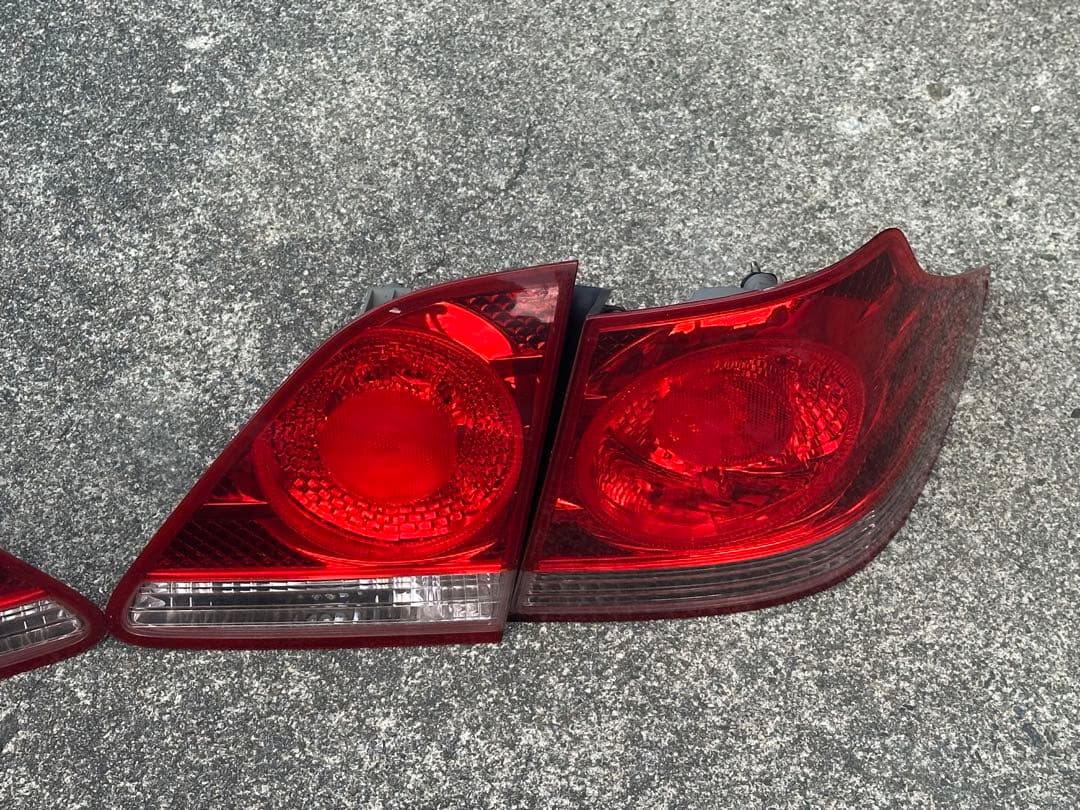 18クラウン　アスリート　テールランプ