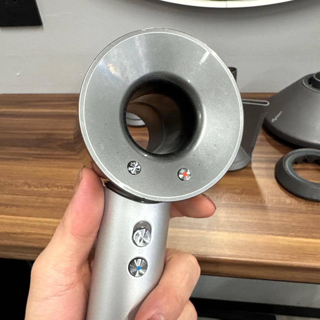 Dyson ヘアドライヤー アタッチメント付き