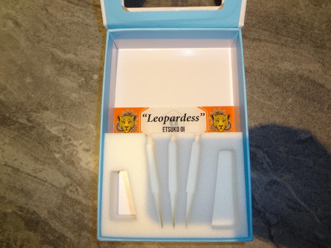 サイン入り　 Unicorn Leopardess　大井絵津子　USED