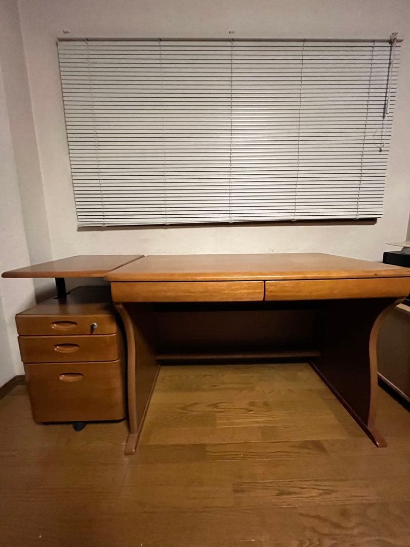 miu⭐︎さま　学習机のみ　オクモト