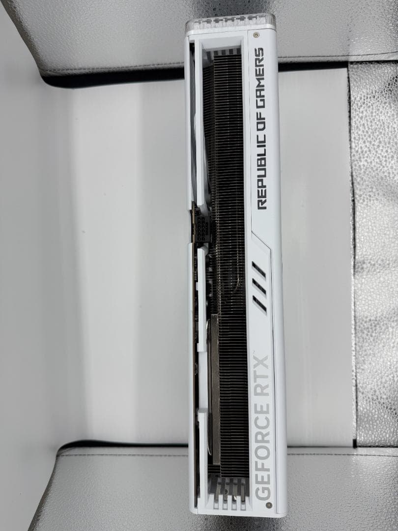 グラフィックボード・グラボ・ビデオカード ROG Strix GeForce RTX 4080 16GB White
