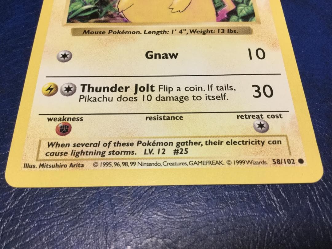 ピカチュウ　イエローチーク　海外　ポケモンカード