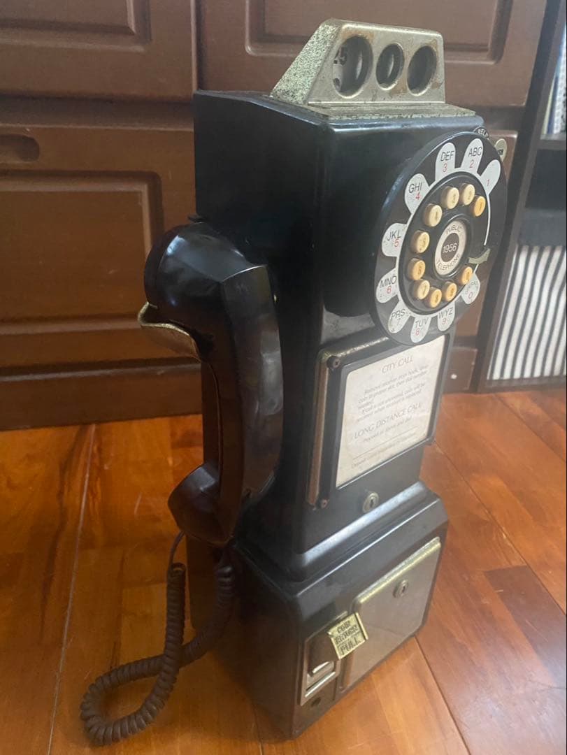 1956年製 ダイヤル式公衆電話US