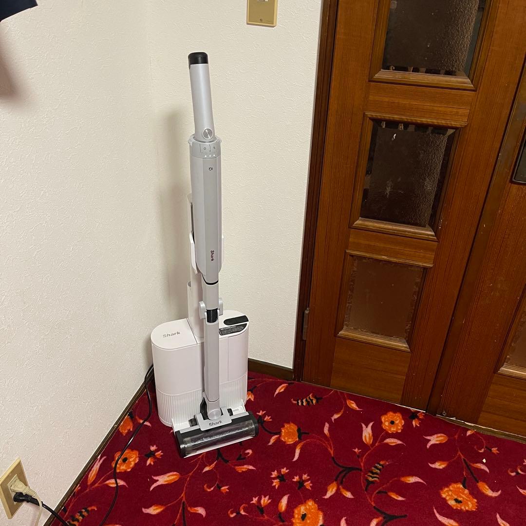 シャーク　スティッククリーナー　【LC351JWH】 動作確認済み