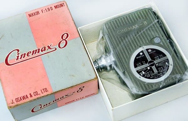 国産初の8㎜カメラ CINEMAX 8 NIKKOR F1.9D