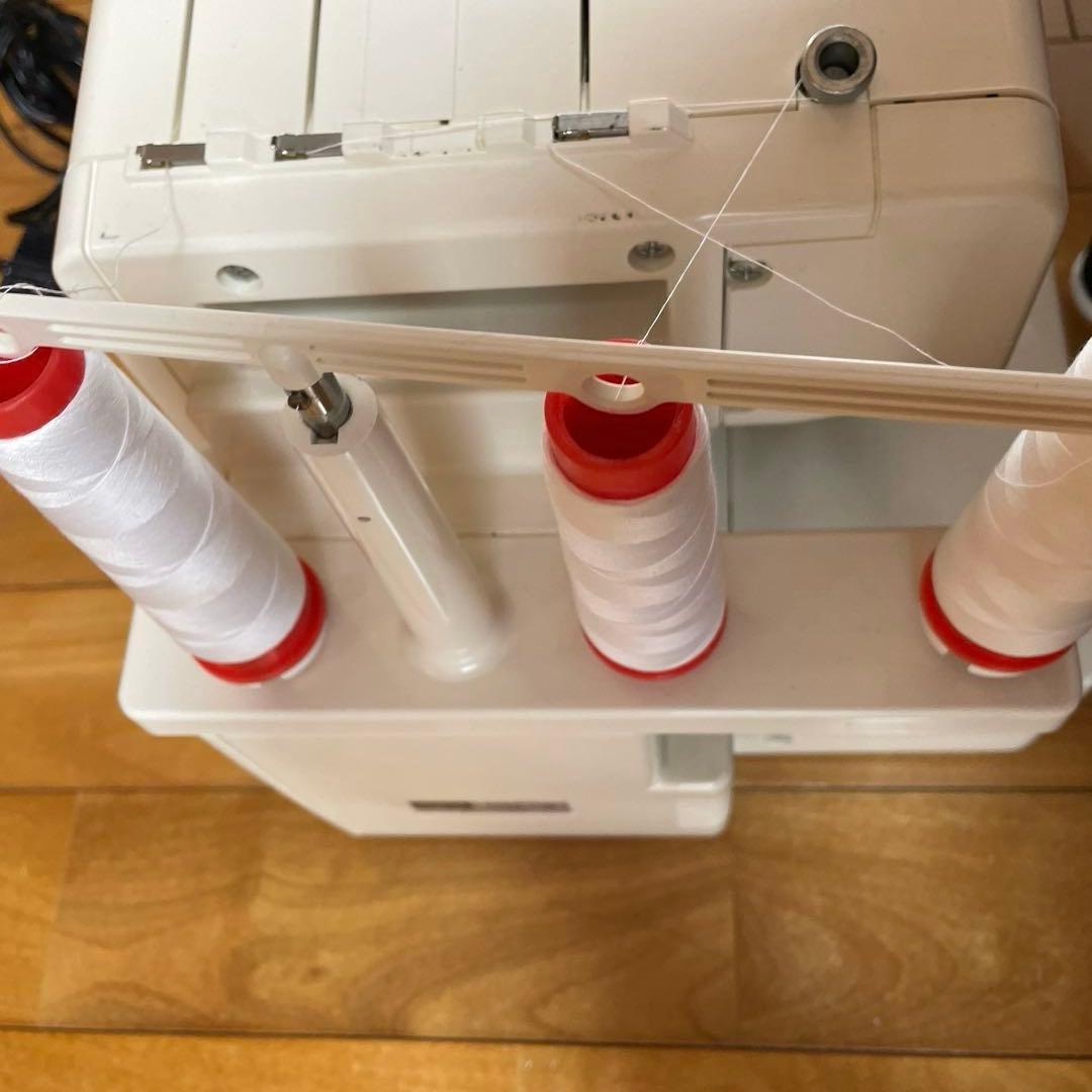 ブラザー　ロックミシン　ホームロックTE4-B234 3本糸縁かがりぬい