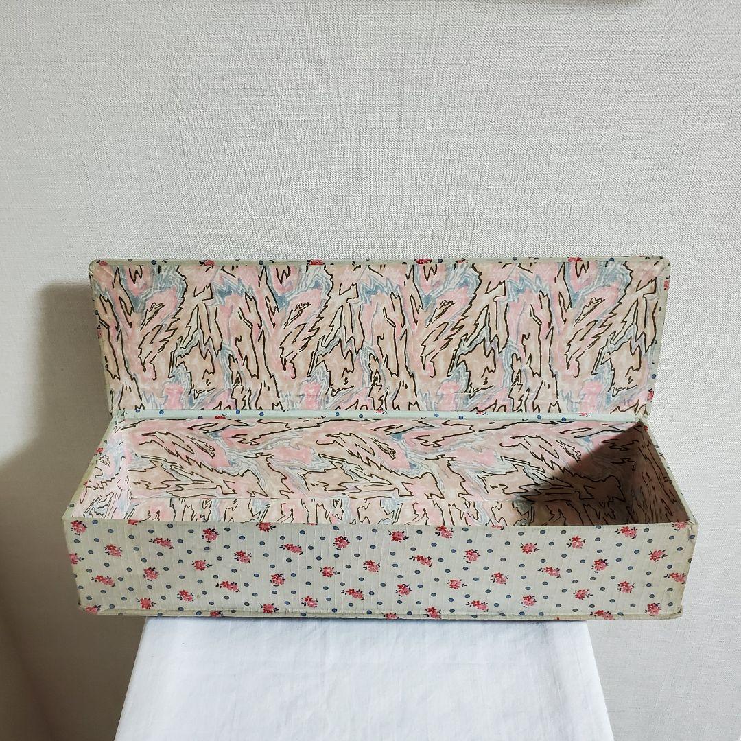 アンティーク　カルトナージュ　大きめボックス