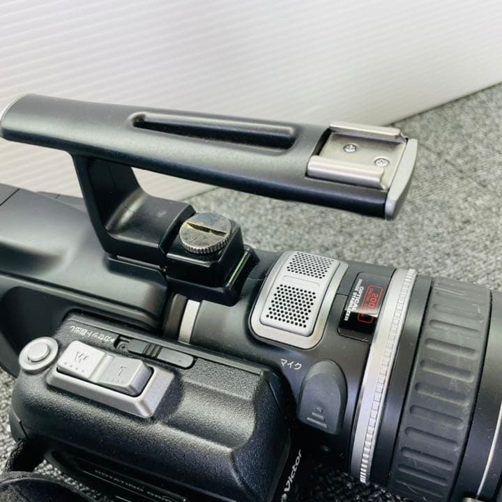 【ユヌ】Victor ビデオカメラ　JY-HD10 デジタルハイビジョン