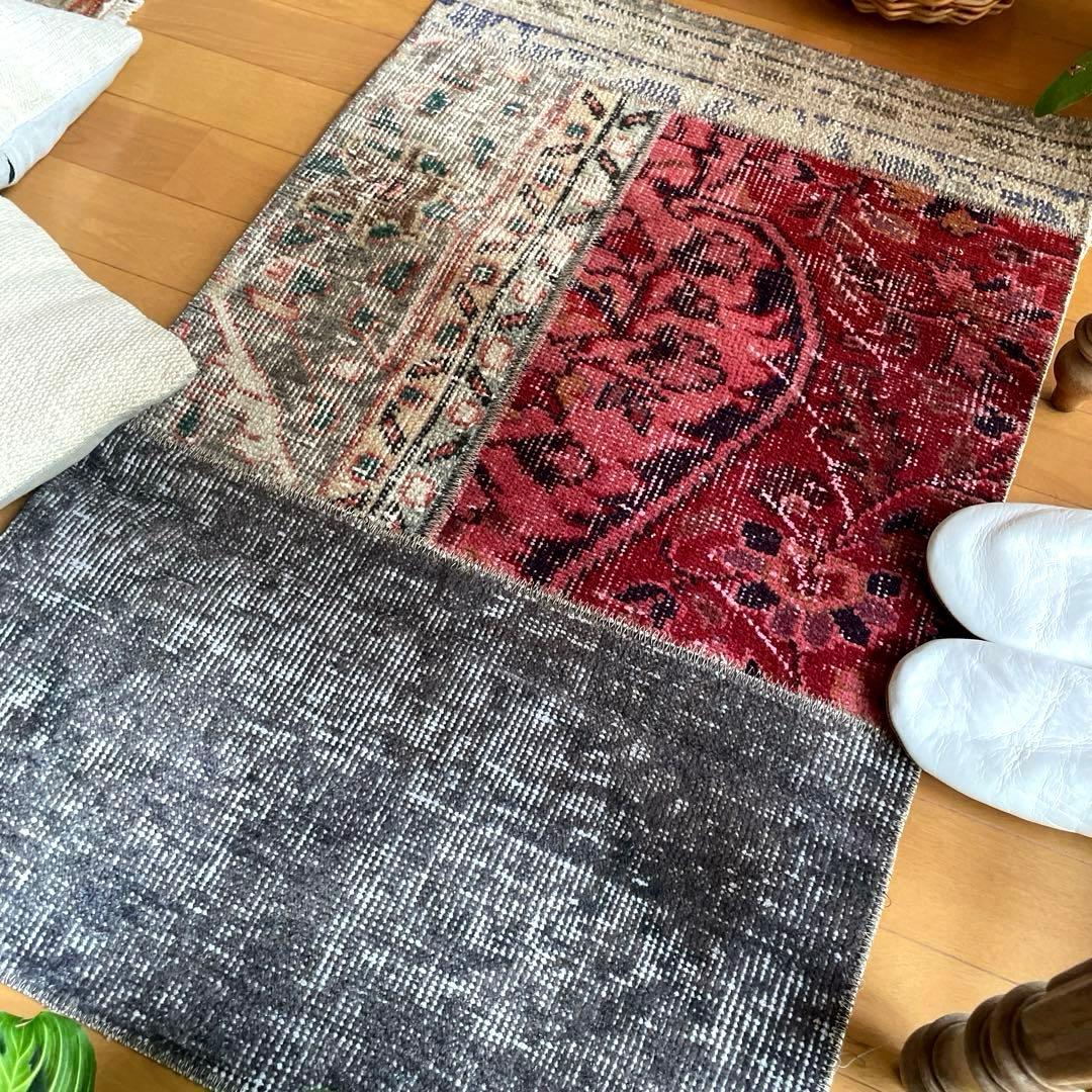 55×86 パッチワーク　グレイボタニカル　深み赤　トルコヴィンテージラグ