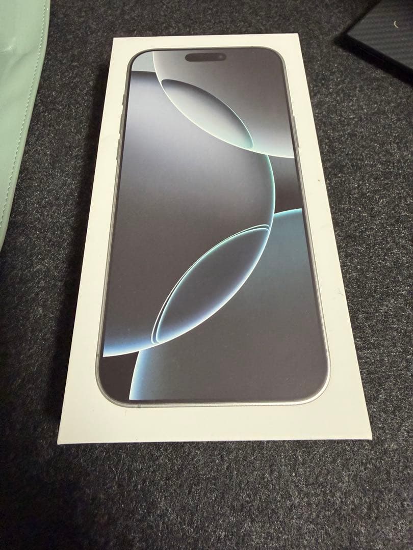 Apple iPhone 16 Pro Max ホワイトチタニウム 本体