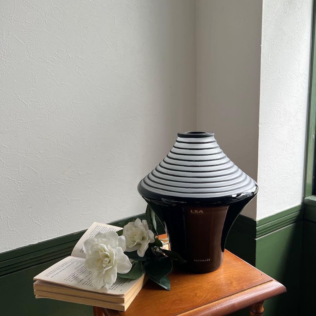 k870 EMILIO Vase LSA モダンフラワーベース ガラス ブラック