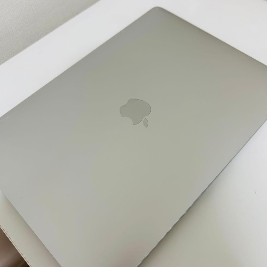 【傷なし】MacBook Pro 13インチ 2018購入Touch Bar搭載