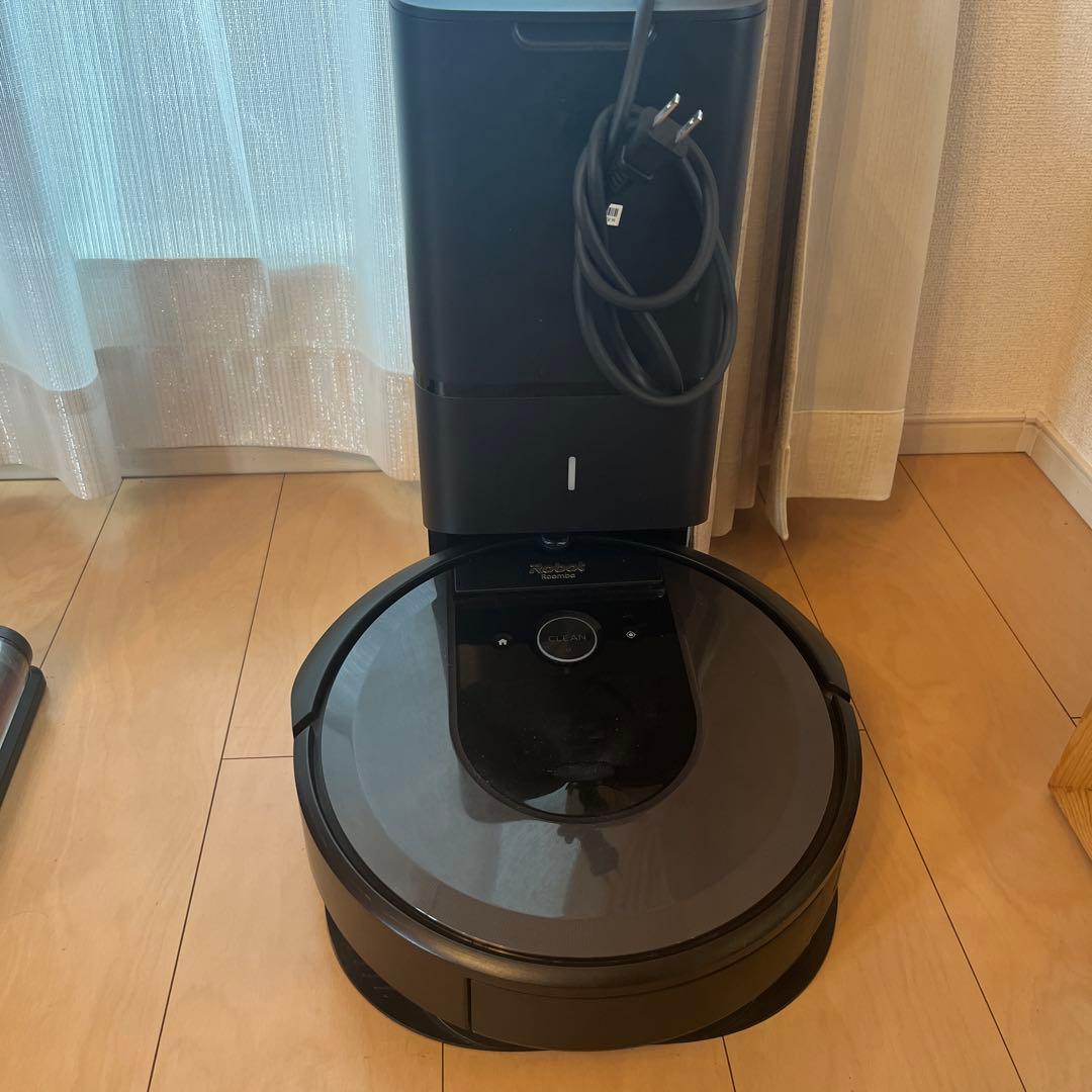 Roomba i7Plus自動掃除機 本体 黒