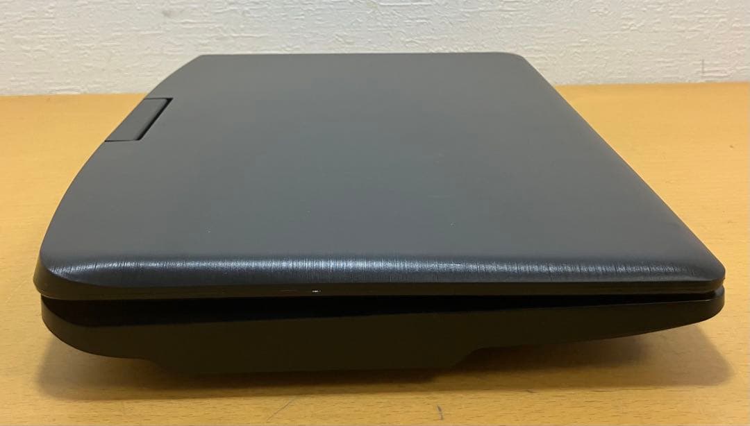 【GIGA DRIVE】12.5インチ ポータブルDVDプレーヤー 通電確認済