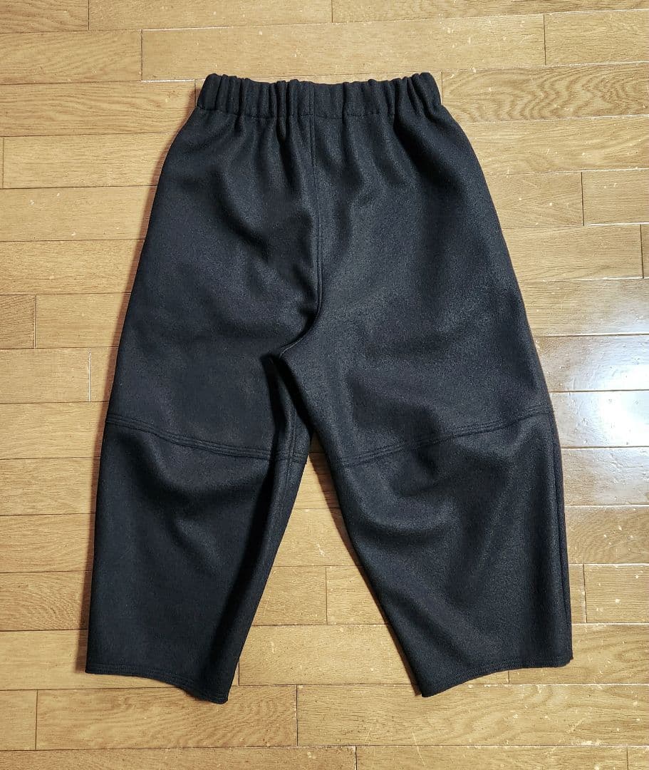 モナリザ　バルーンパンツ　圧縮ウールニット黒