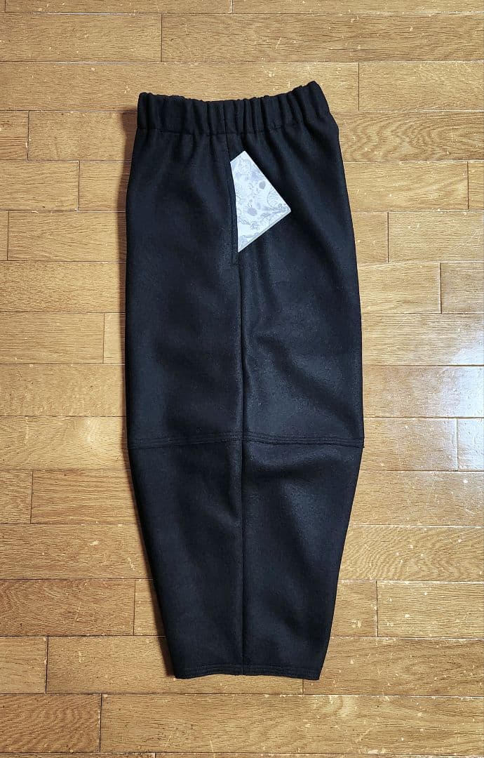 モナリザ　バルーンパンツ　圧縮ウールニット黒