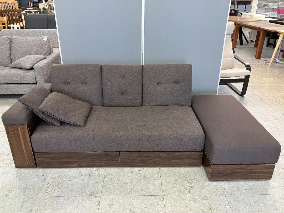 モダンデコ 2～3人掛け収納付き多機能ソファ ブラウン