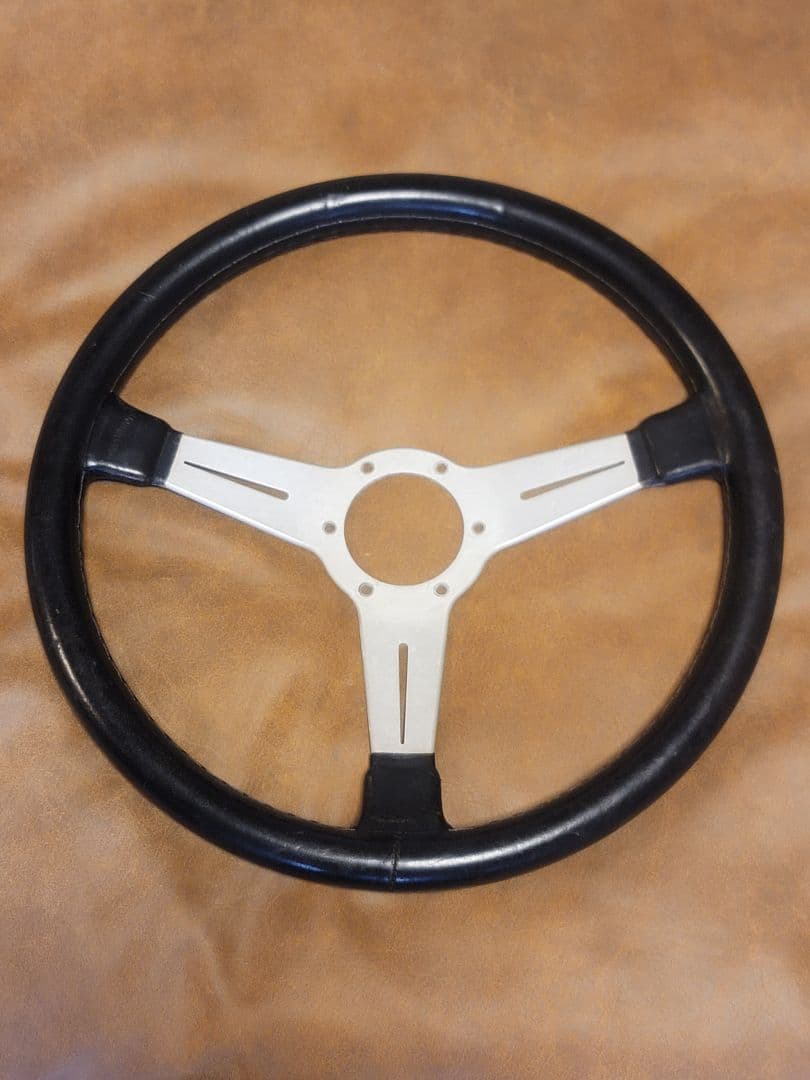 Nardi クラシック レザーステアリングホイール 360mm