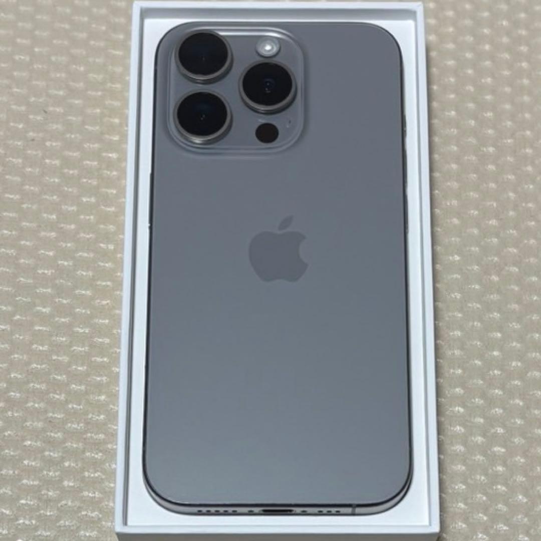 極美品！ iPhone15Pro 128GB SIMフリー 本体 シルバー系